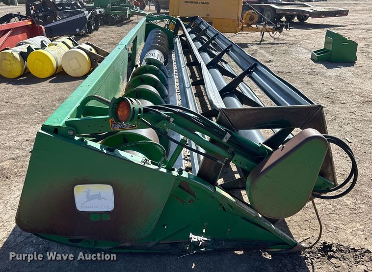 image for item EQ4552 1995 John Deere 930 rigid head