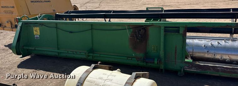 image for item EQ4552 1995 John Deere 930 rigid head