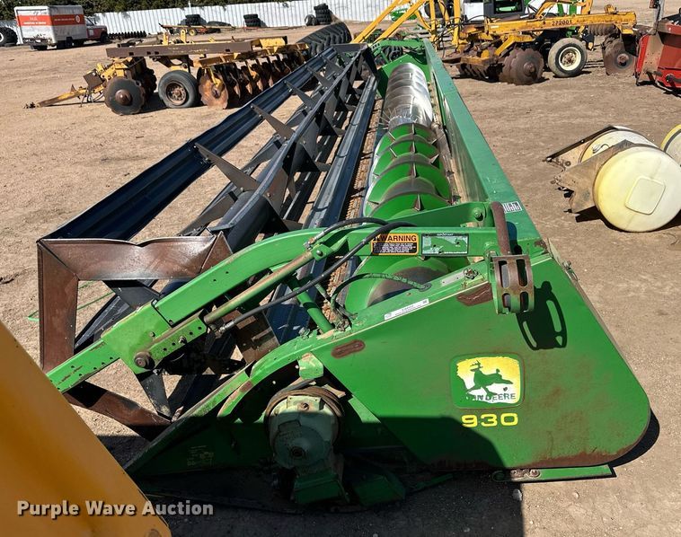 image for item EQ4552 1995 John Deere 930 rigid head