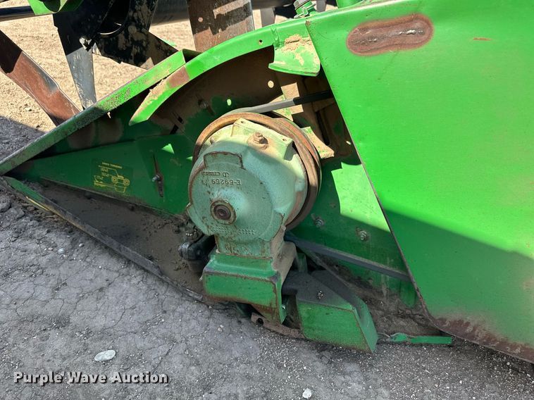image for item EQ4552 1995 John Deere 930 rigid head