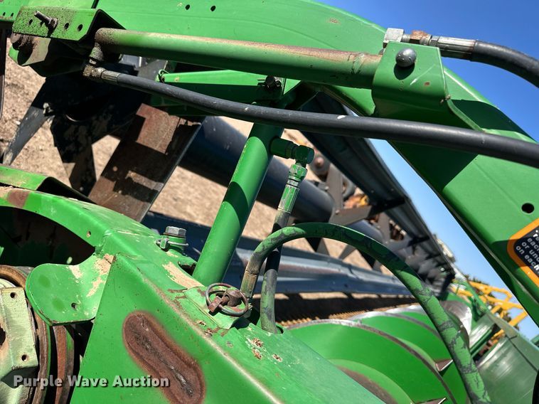 image for item EQ4552 1995 John Deere 930 rigid head