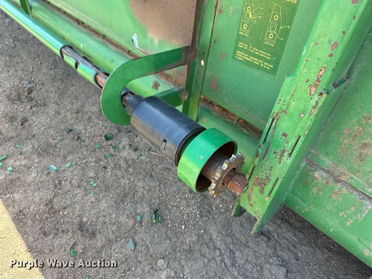 image for item EQ4552 1995 John Deere 930 rigid head