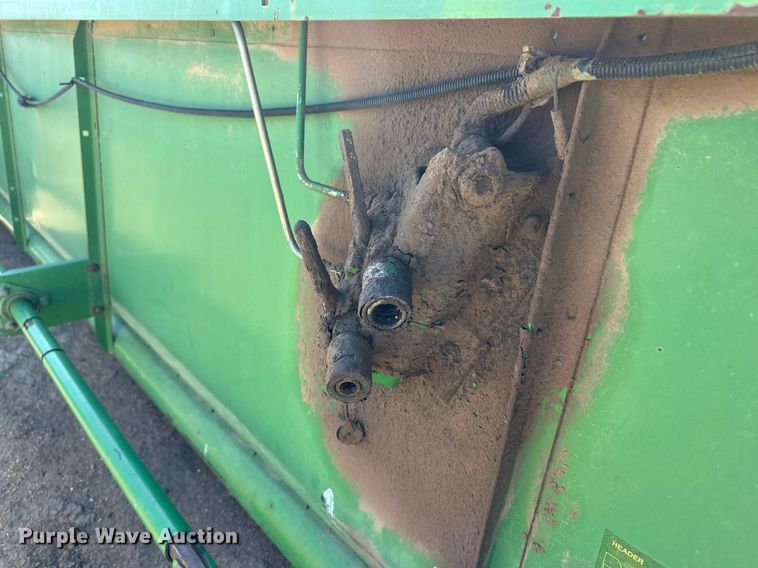 image for item EQ4552 1995 John Deere 930 rigid head