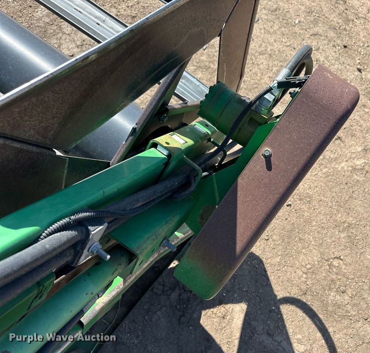 image for item EQ4552 1995 John Deere 930 rigid head