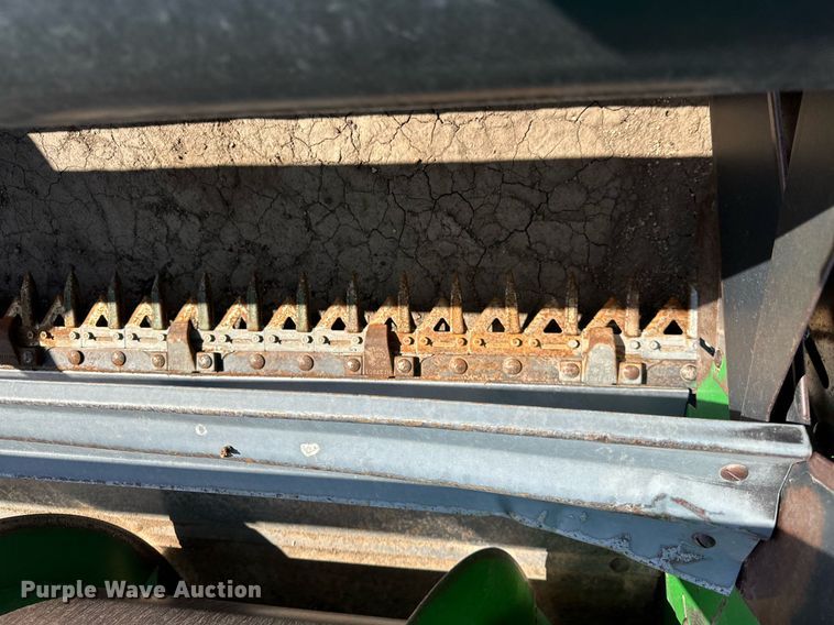 image for item EQ4552 1995 John Deere 930 rigid head