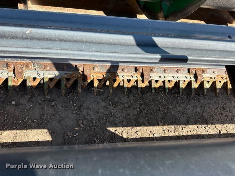 image for item EQ4552 1995 John Deere 930 rigid head