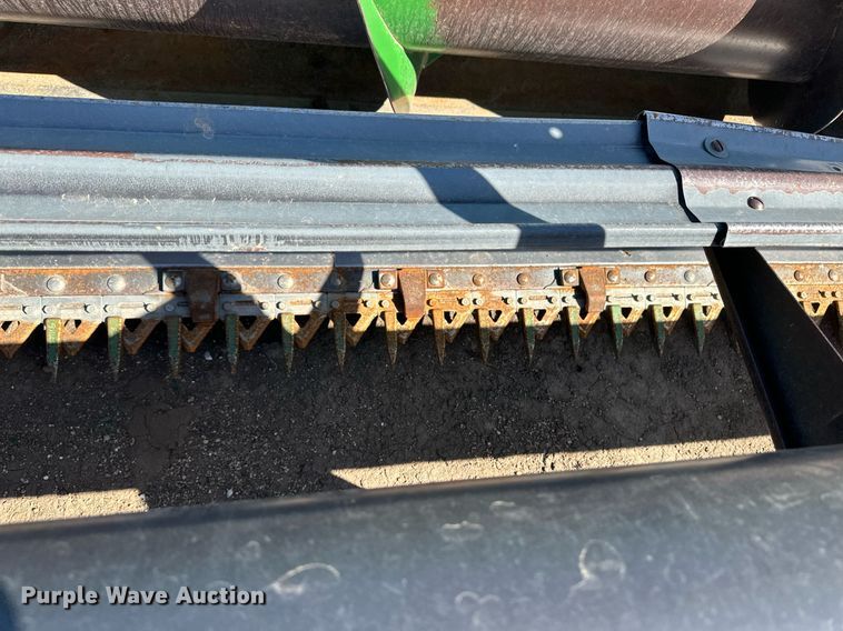 image for item EQ4552 1995 John Deere 930 rigid head