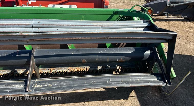 image for item EQ4552 1995 John Deere 930 rigid head