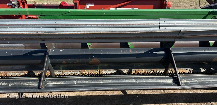 image for item EQ4552 1995 John Deere 930 rigid head