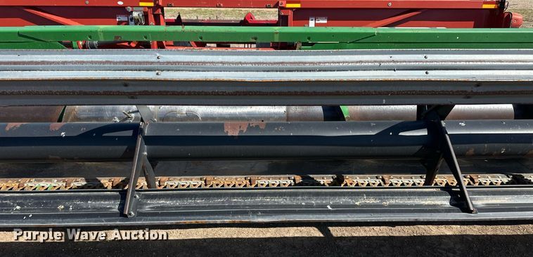 image for item EQ4552 1995 John Deere 930 rigid head