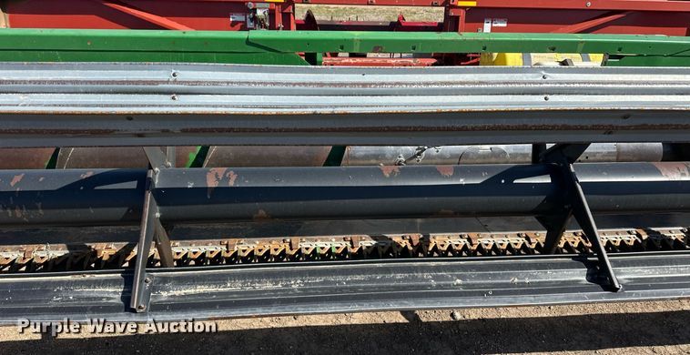 image for item EQ4552 1995 John Deere 930 rigid head