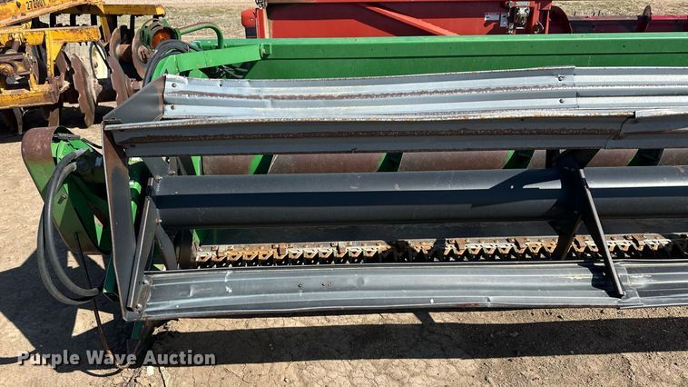 image for item EQ4552 1995 John Deere 930 rigid head