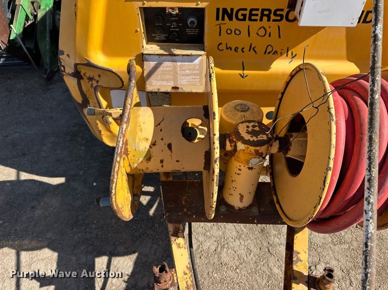 image for item EQ4553 Ingersoll Rand air compressor