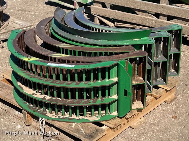 image for item EQ4561 (6) John Deere Series 60 combine concaves