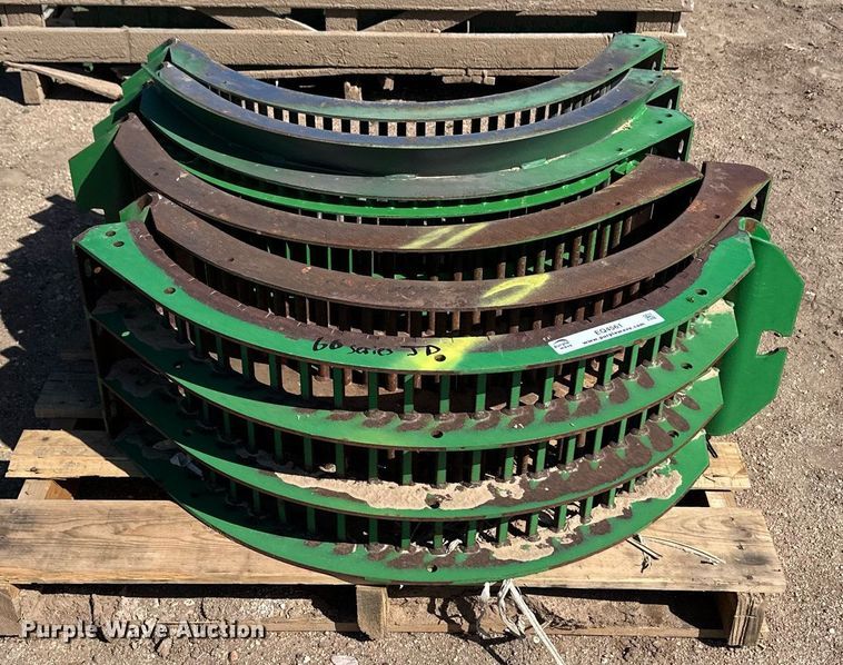 image for item EQ4561 (6) John Deere Series 60 combine concaves