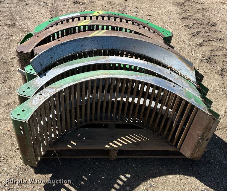 image for item EQ4561 (6) John Deere Series 60 combine concaves