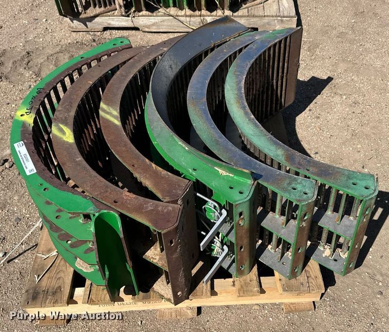 image for item EQ4561 (6) John Deere Series 60 combine concaves