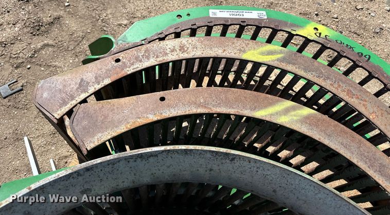image for item EQ4561 (6) John Deere Series 60 combine concaves