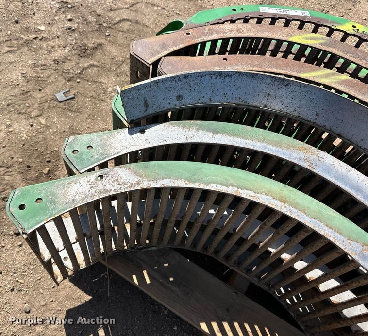 image for item EQ4561 (6) John Deere Series 60 combine concaves