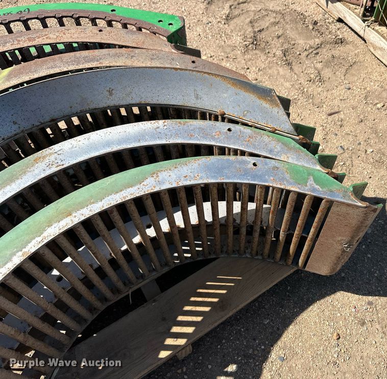 image for item EQ4561 (6) John Deere Series 60 combine concaves