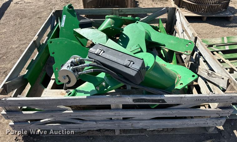 image for item EQ4563 John Deere loader brackets