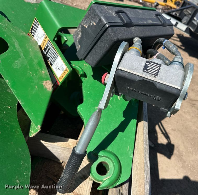 image for item EQ4563 John Deere loader brackets