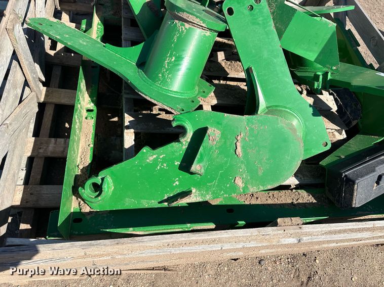 image for item EQ4563 John Deere loader brackets