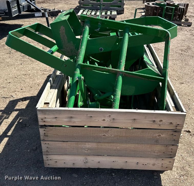 image for item EQ4566 John Deere tractor parts