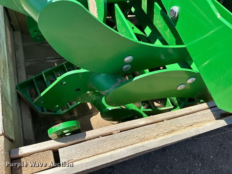 image for item EQ4566 John Deere tractor parts