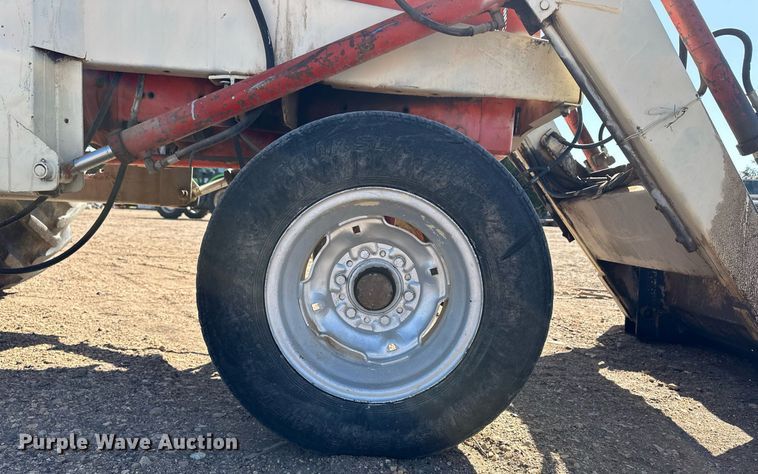 image for item EQ4568 Allis-Chalmers 175 tractor