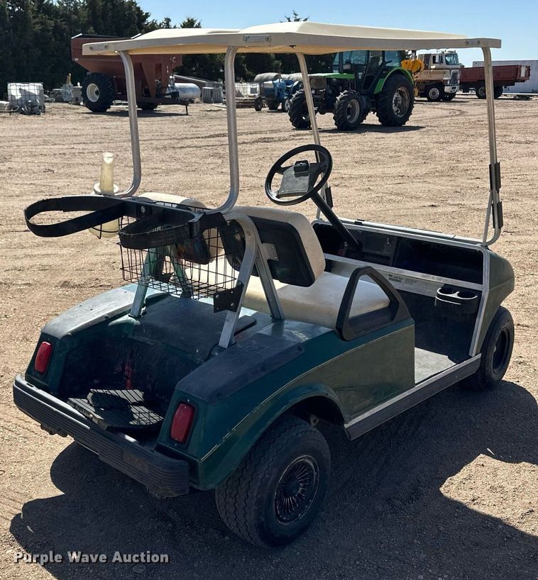 image for item EQ4569 1999 Club Car DS golf cart