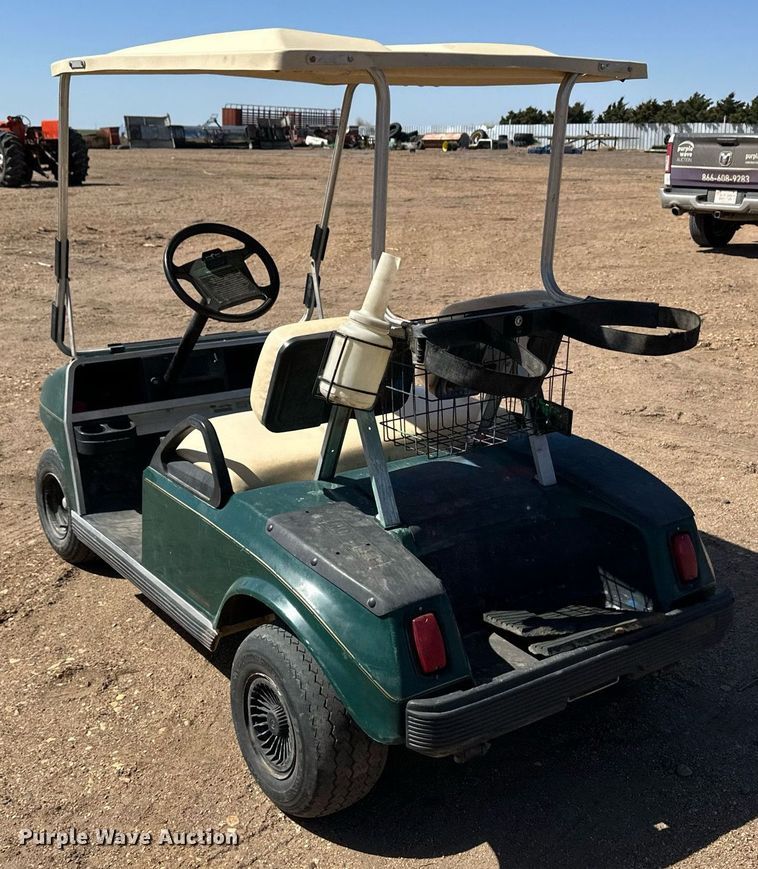 image for item EQ4569 1999 Club Car DS golf cart