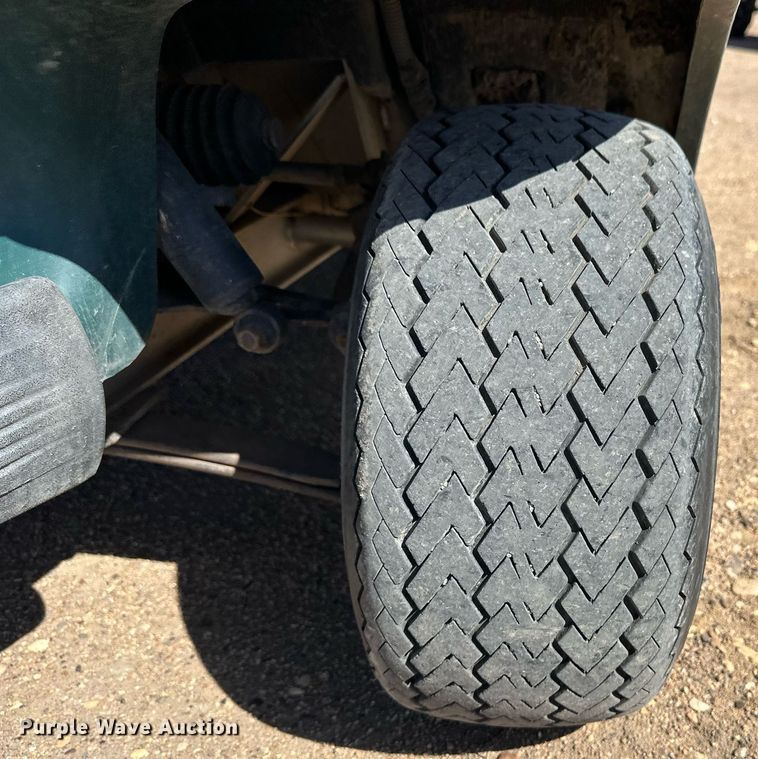 image for item EQ4569 1999 Club Car DS golf cart