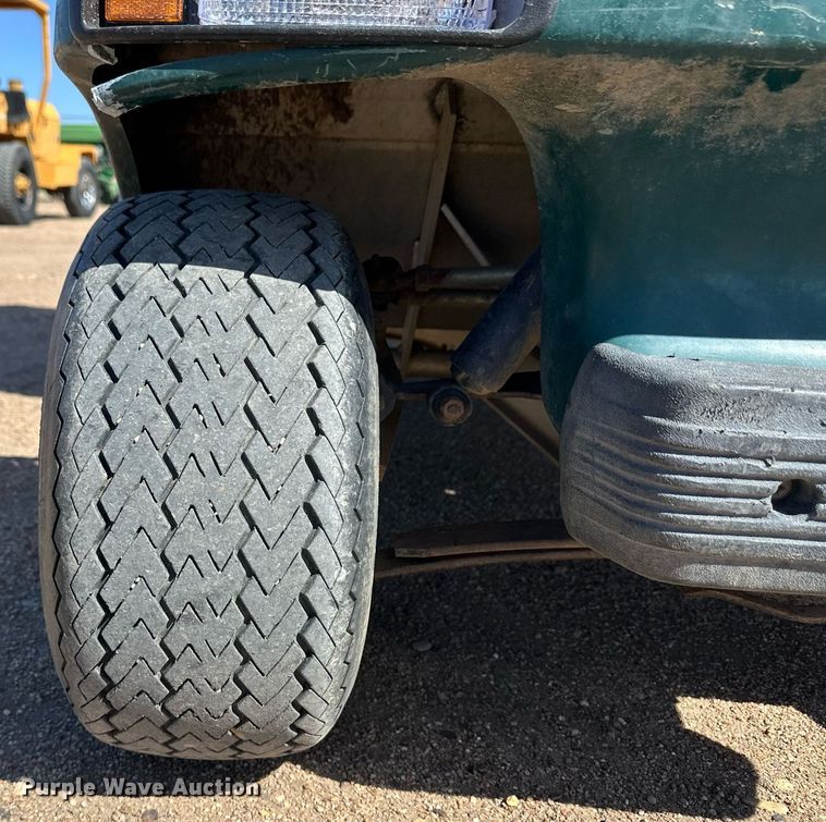 image for item EQ4569 1999 Club Car DS golf cart