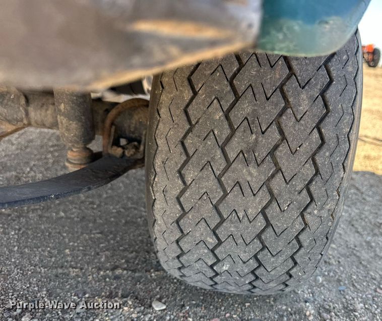 image for item EQ4569 1999 Club Car DS golf cart