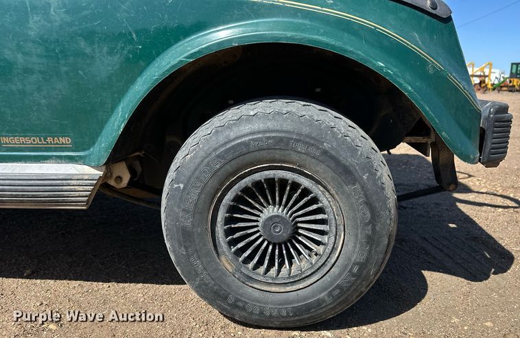 image for item EQ4569 1999 Club Car DS golf cart