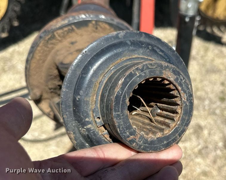 image for item EQ4572 New Holland BR780 round baler