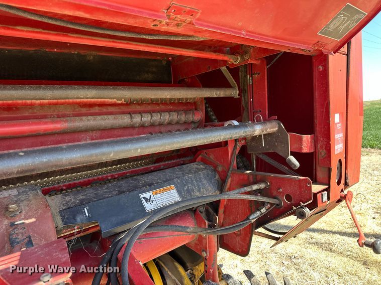 image for item EQ4572 New Holland BR780 round baler