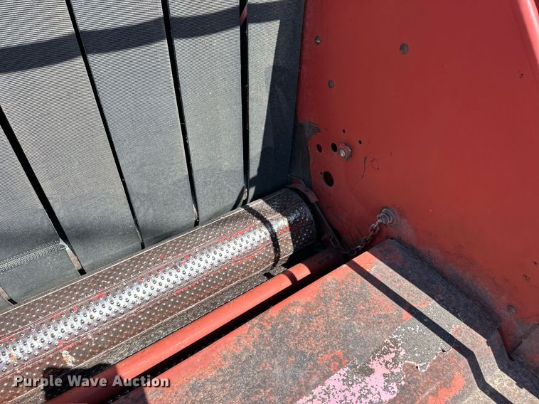 image for item EQ4572 New Holland BR780 round baler