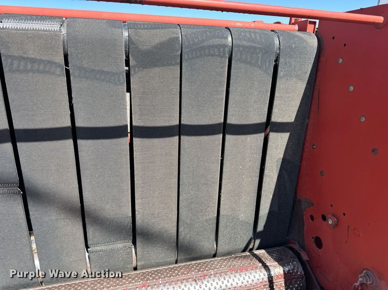 image for item EQ4572 New Holland BR780 round baler