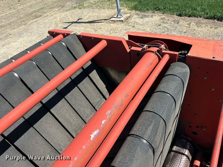 image for item EQ4572 New Holland BR780 round baler