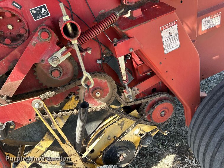 image for item EQ4572 New Holland BR780 round baler