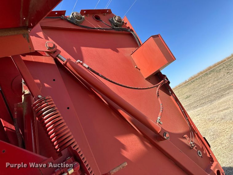 image for item EQ4572 New Holland BR780 round baler