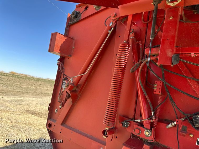 image for item EQ4572 New Holland BR780 round baler