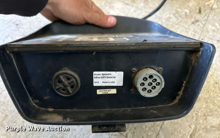 image for item EQ4572 New Holland BR780 round baler