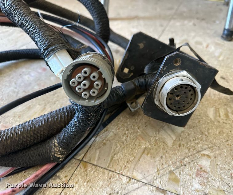 image for item EQ4572 New Holland BR780 round baler