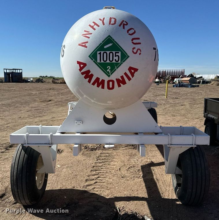 image for item EQ4633 NH3 tank trailer