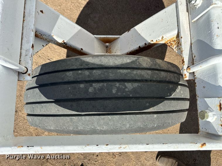 image for item EQ4633 NH3 tank trailer