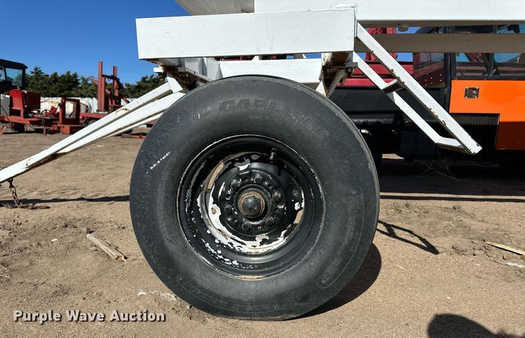 image for item EQ4633 NH3 tank trailer