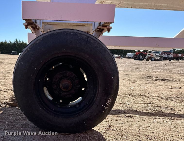 image for item EQ4633 NH3 tank trailer